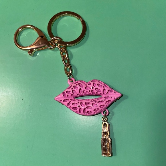 Super Cute Lips and Lipstick Key Chain - Picture 4 of 4